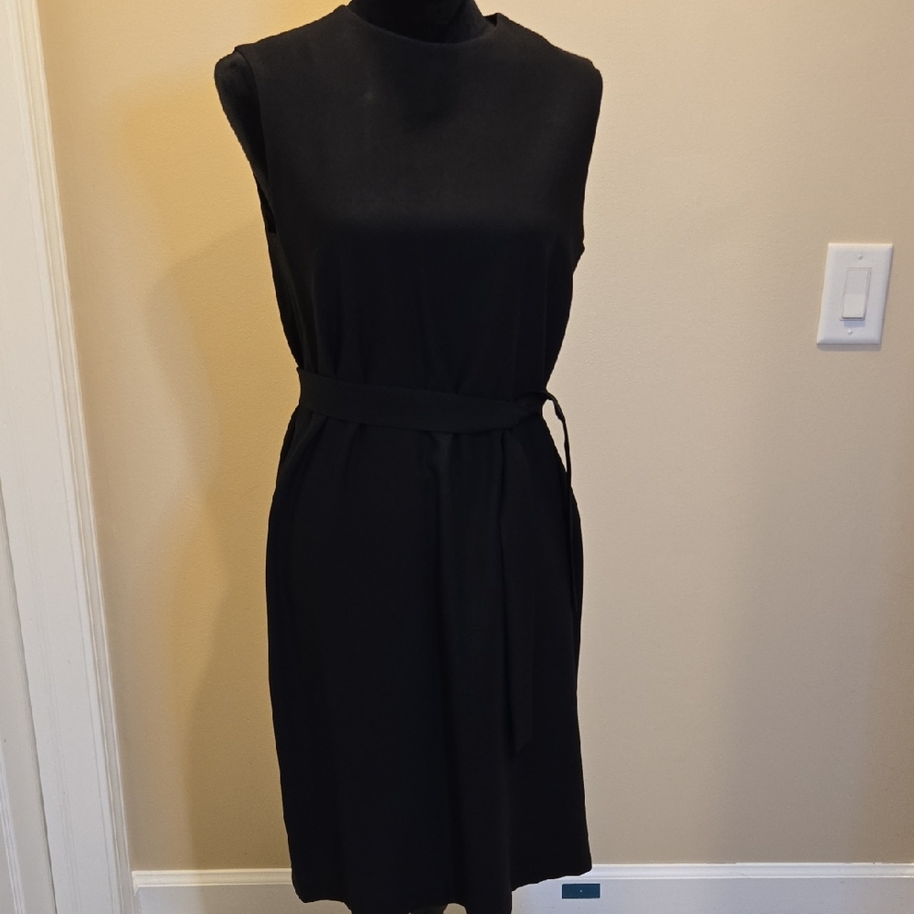 Elegant Black Sleeveless Midi Dress